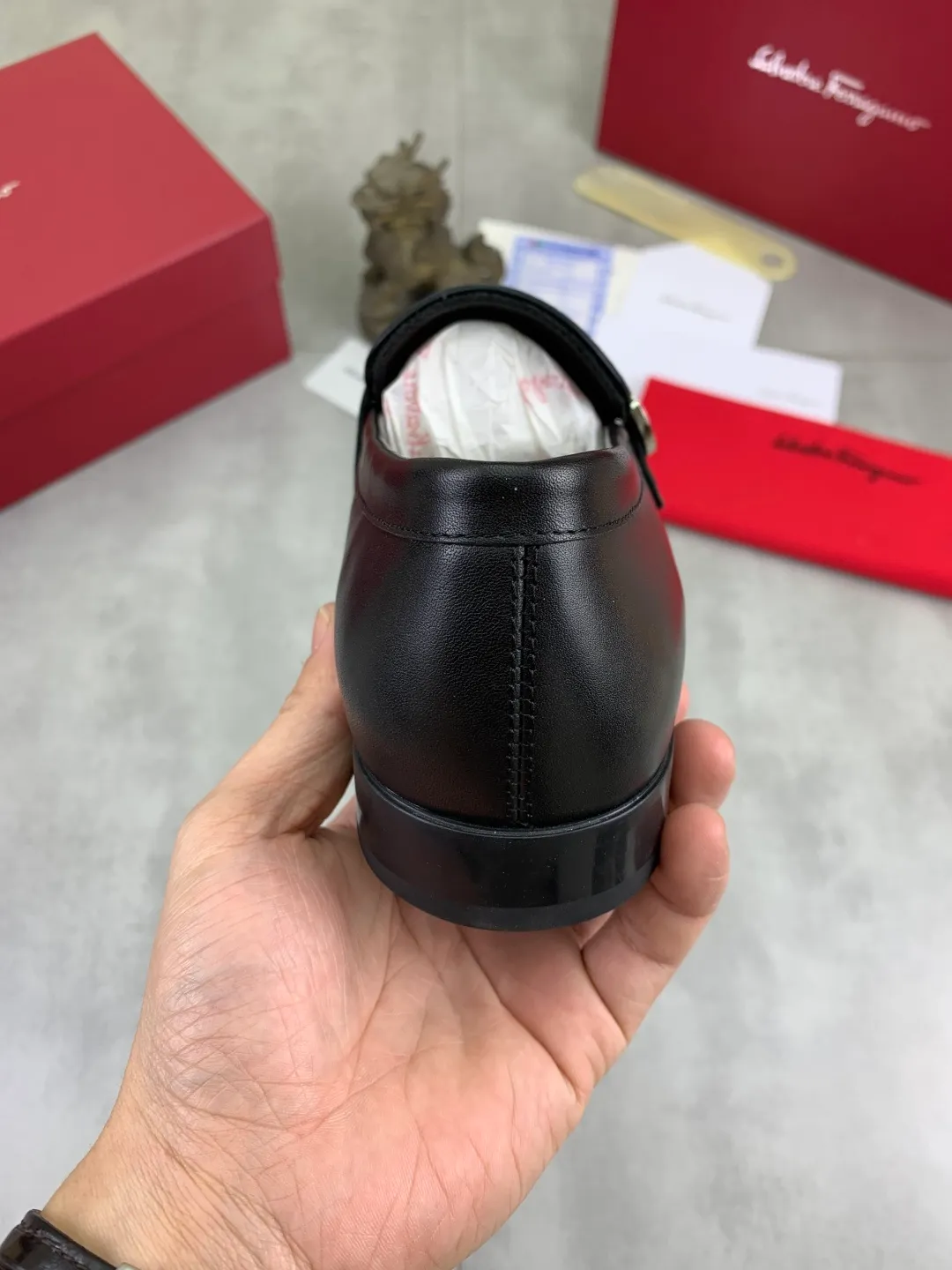 Men's men's shoes 💰P600💰[New model] High quality water-dyed cowhide 🆘[Salvatore Ferragamo] Ferragamo's latest casual business leather shoes for men! Listed simultaneously! The fabric is made of specially imported original calfskin, and the interior is made of imported water-dyed cowhide. It is absolutely luxurious and leads the fashion trend. Matching code: 38-44 (45 and 46 can be customized) 5️⃣ colors available
